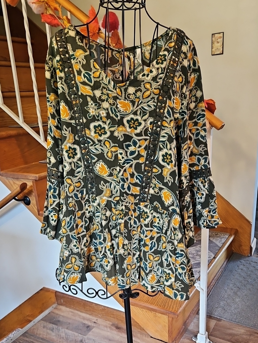 👚NY Collection Olive Green Floral Long-Sleeve Peasant Tunic